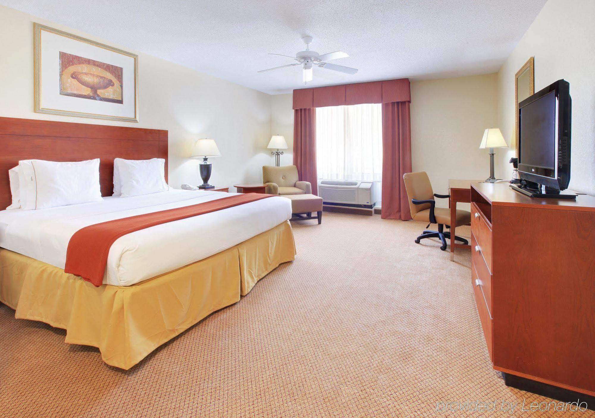 Holiday Inn Express Hotel & Suites Canton By Ihg Rom bilde