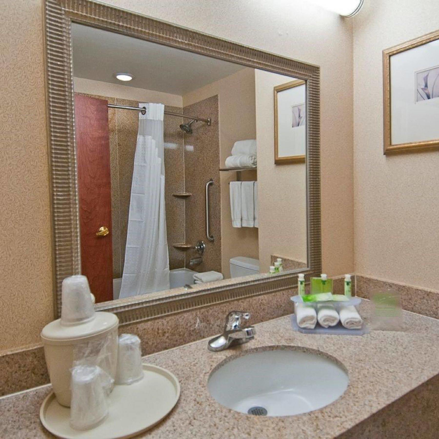 Holiday Inn Express Hotel & Suites Canton By Ihg Eksteriør bilde
